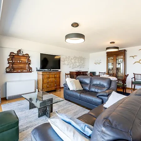 Appartement In With Sea Views Blankenberge